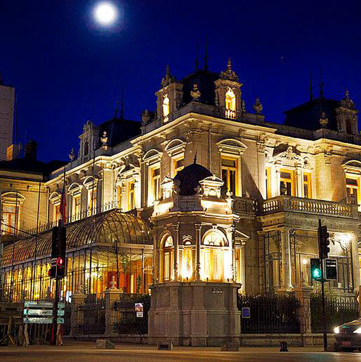 Desde 1992 en las dependencias del palacio, funciona el Hotel José Noguera